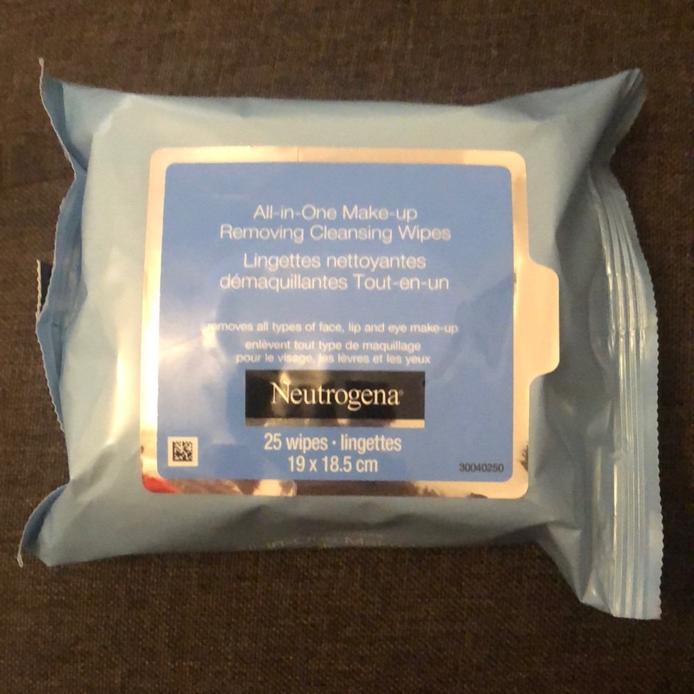 Neutrogena make-up wipes